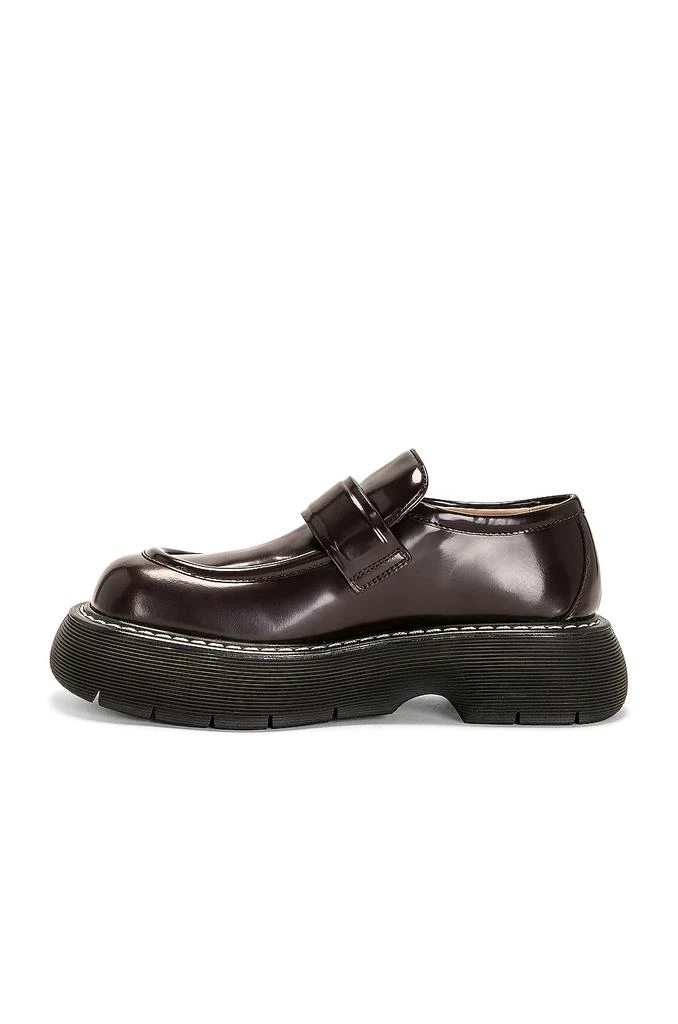 商品Bottega Veneta|BOTTEGA VENETA WOMEN SWELL FLAT GLOSS VINYL PLATFORM LOAFER,价格¥3410,第3张图片详细描述