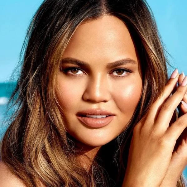 Chrissy Teigen 联名款光泽唇蜜 商品