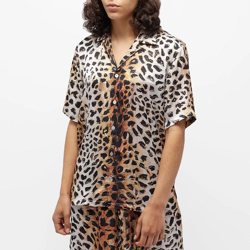 商品Endless Joy|Endless Joy Short Sleeve Satin Silk Leopard Print Shirt,价格¥4562,第3张图片详细描述