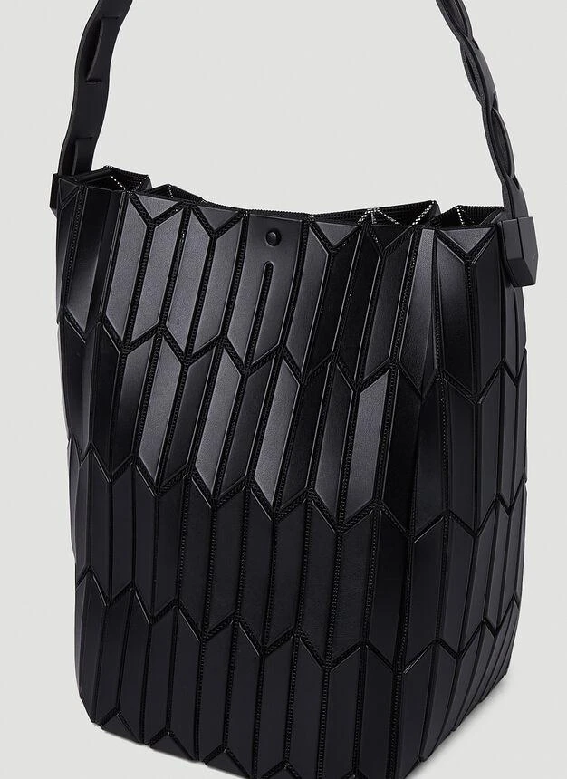 商品Issey Miyake|Matte Bucket Handbag in Black,价格¥7928,第4张图片详细描述