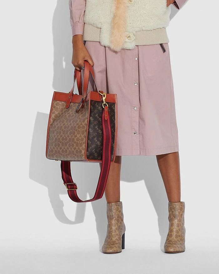商品Coach|Field Small Signature Canvas Print Tote,价格¥2366,第2张图片详细描述