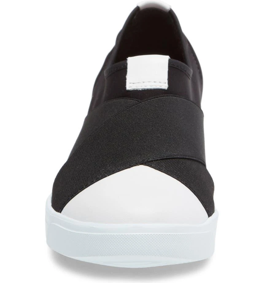 商品Munro|Anjela Slip-On Sneaker,价格¥218,第4张图片详细描述