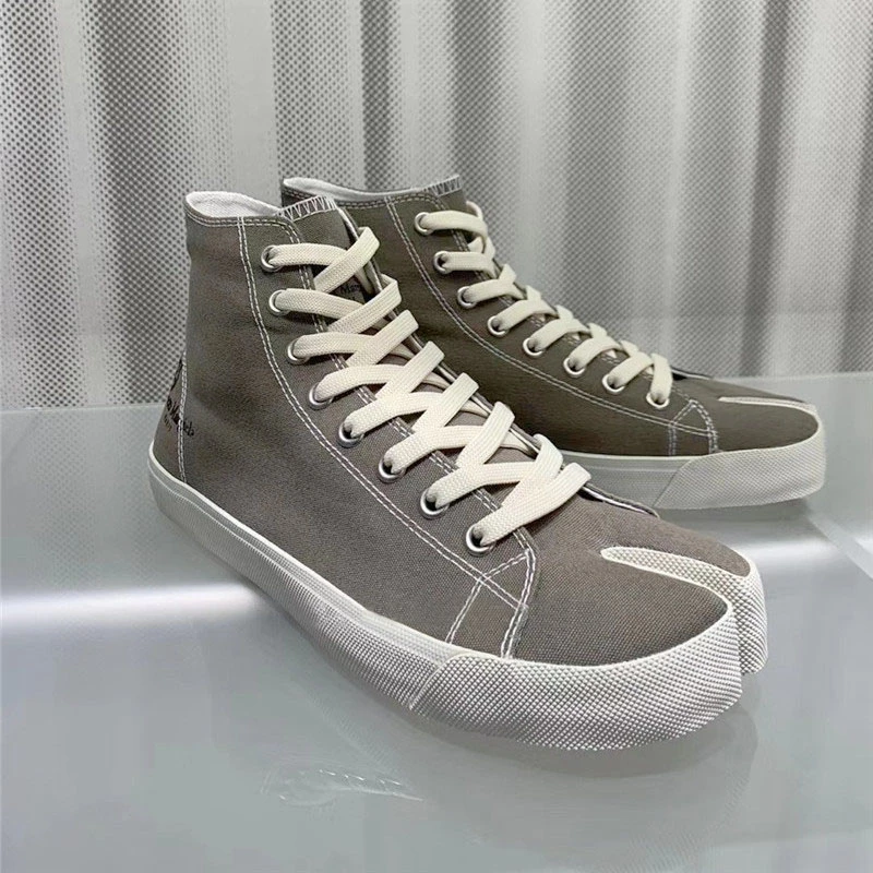 商品MAISON MARGIELA|MAISON MARGIELA 灰色女士帆布鞋 S57WS0253-P1875-T8032,价格¥2029,第1张图片