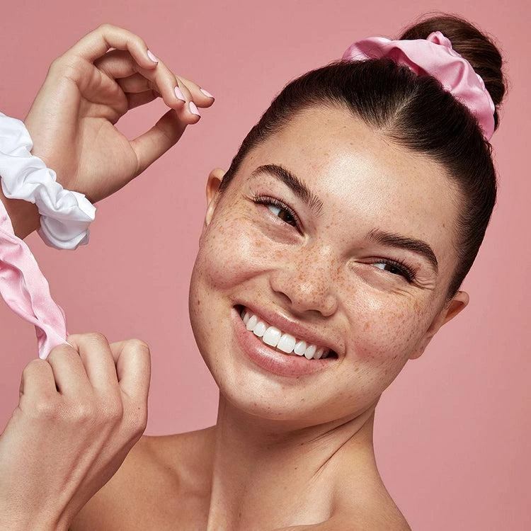 商品Kylie Cosmetics|Kylie Skin Scrunchies,价格¥82,第2张图片详细描述