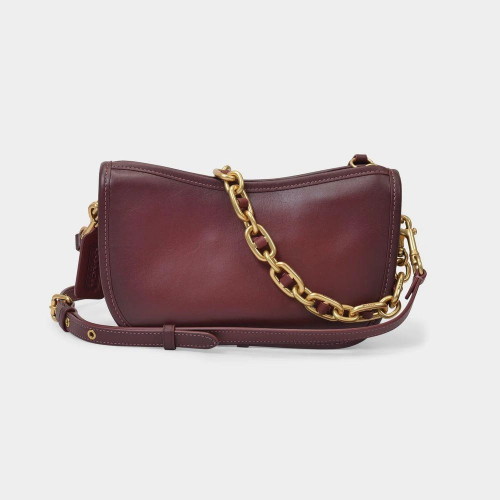 商品Coach|Swing Chain in Burgundy Leather,价格¥3645,第3张图片详细描述