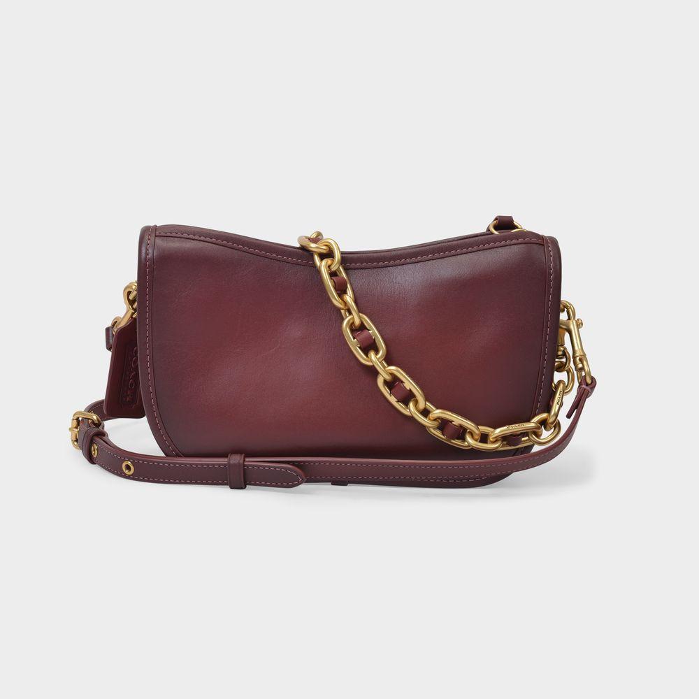 商品Coach|Swing Chain in Burgundy Leather,价格¥3510,第5张图片详细描述