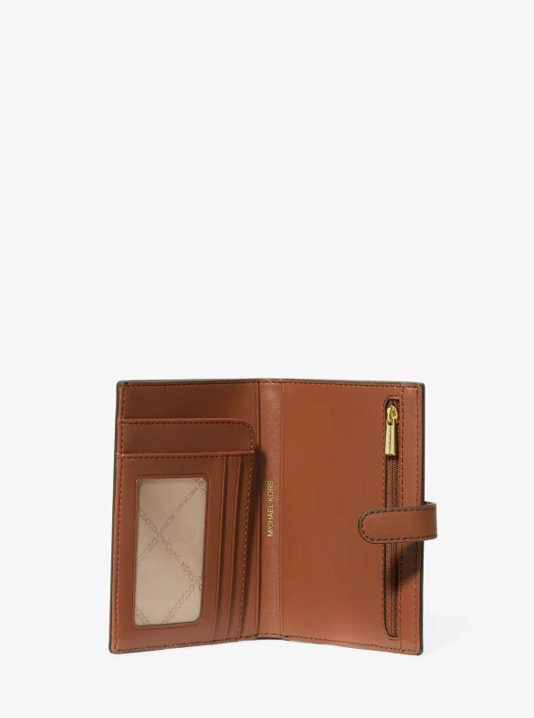 商品Michael Kors|Empire Medium Signature Logo Passport Wallet,价格¥363,第2张图片详细描述