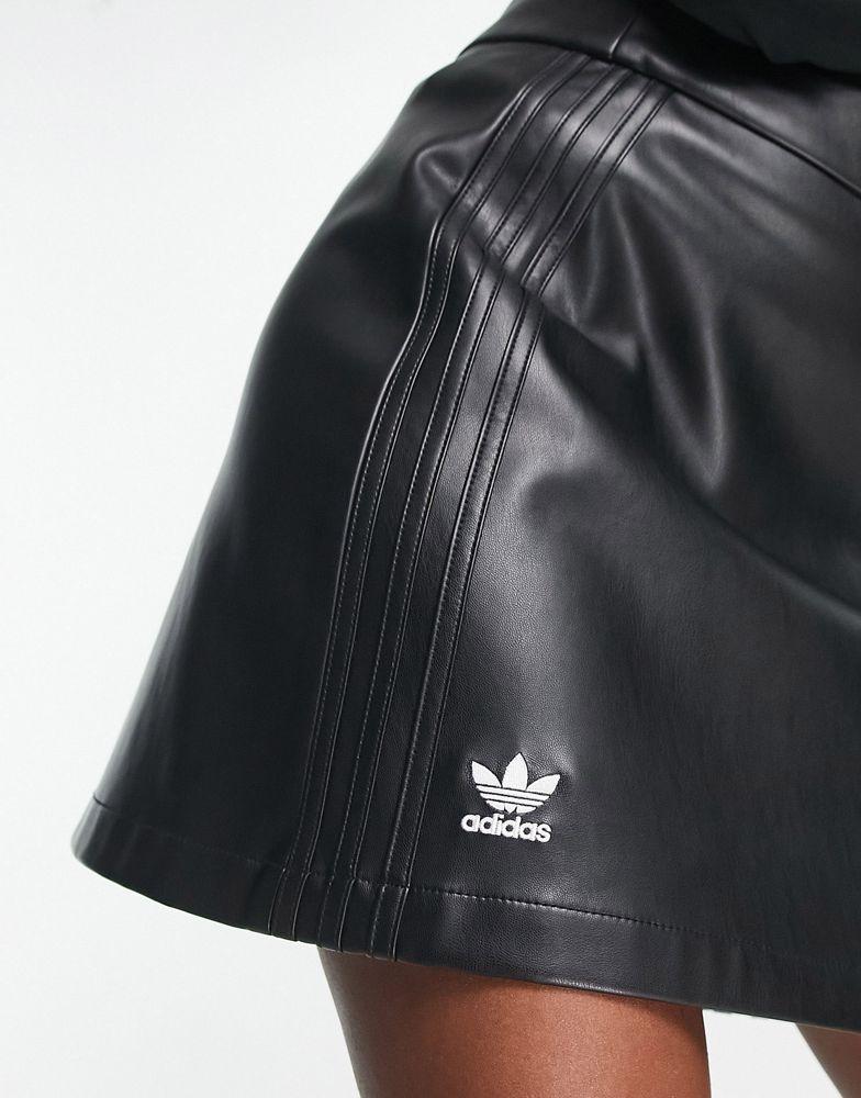 adidas Originals  'centre stage' Faux leather skirt in black商品第4张图片规格展示