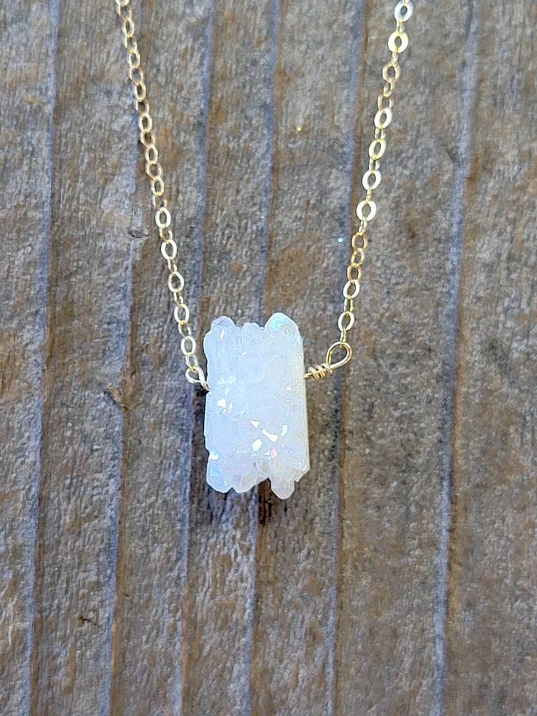 商品A Blonde and Her Bag Jewelry|White Stalactite Druzy Necklace in Gold,价格¥542,第3张图片详细描述