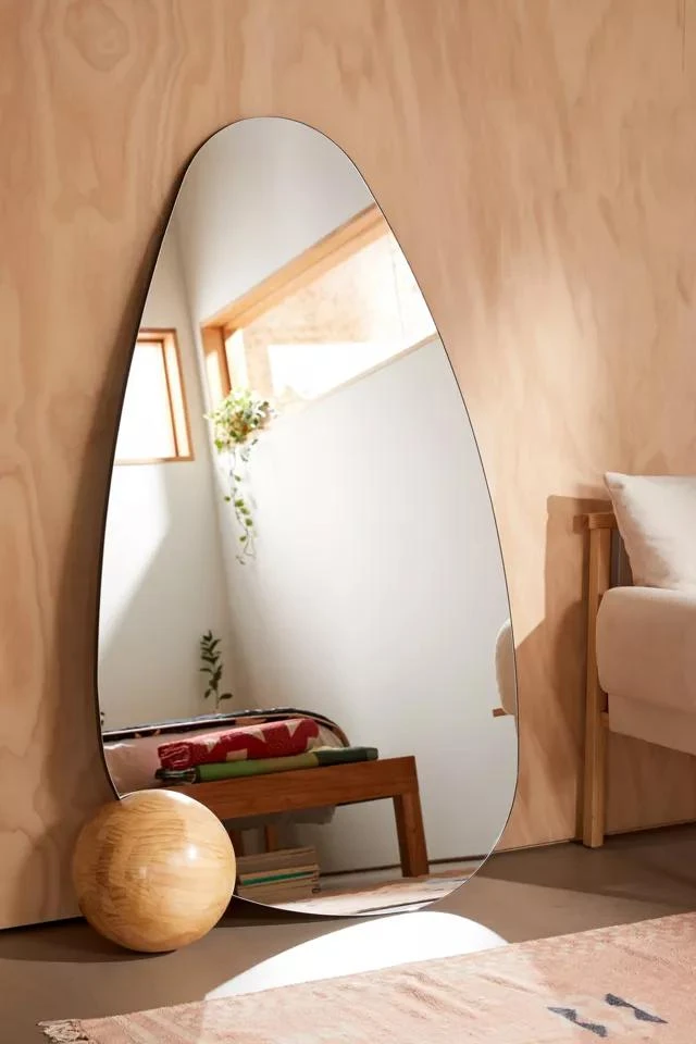 商品Urban Outfitters|Safi Floor Mirror,价格¥4468,第1张图片