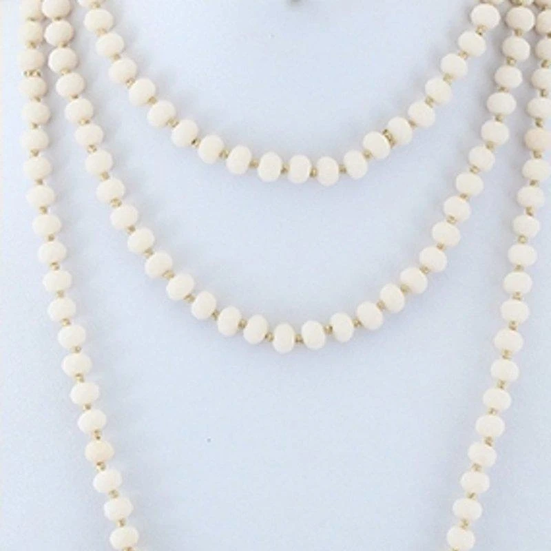 商品A Blonde and Her Bag|White Jade Crystal Beaded Necklace,价格¥290,第2张图片详细描述