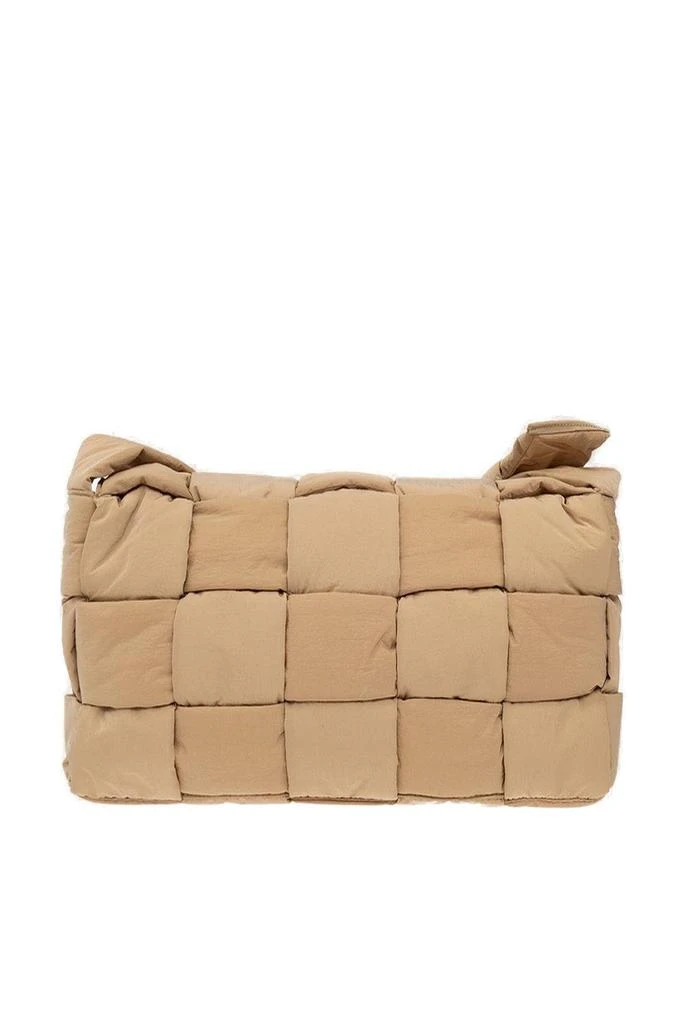 商品Bottega Veneta|Bottega Veneta Padded Tech Cassette Maxi Shoulder Bag,价格¥13740,第2张图片详细描述