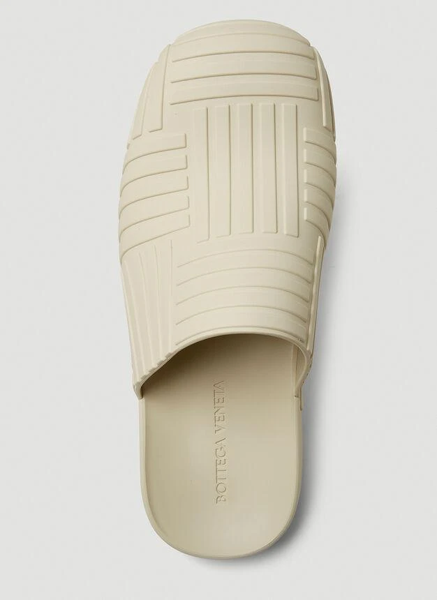 Intreccio Clogs in White 商品