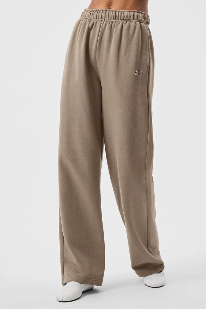 商品Alo|Accolade Straight Leg Sweatpant - Gravel,价格¥963,第1张图片