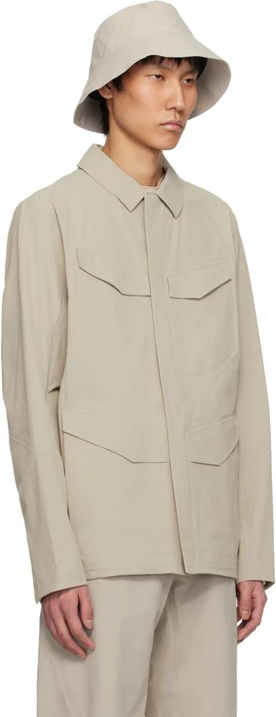 商品Veilance|Beige Field Softshell Jacket,价格¥2655,第2张图片详细描述