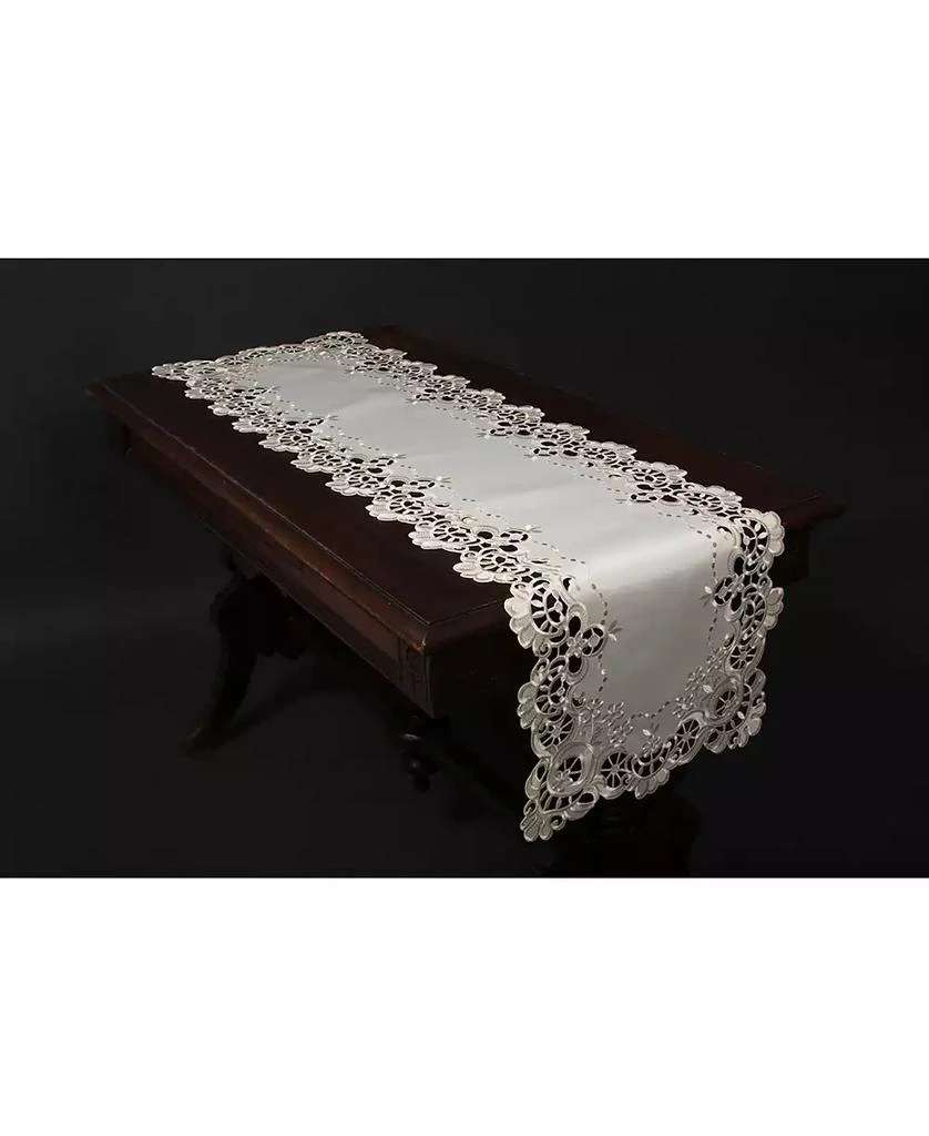 商品Xia Home Fashions|Scalloped Lace Embroidered Cutwork Table Runner, 15" x 34",价格¥201,第2张图片详细描述