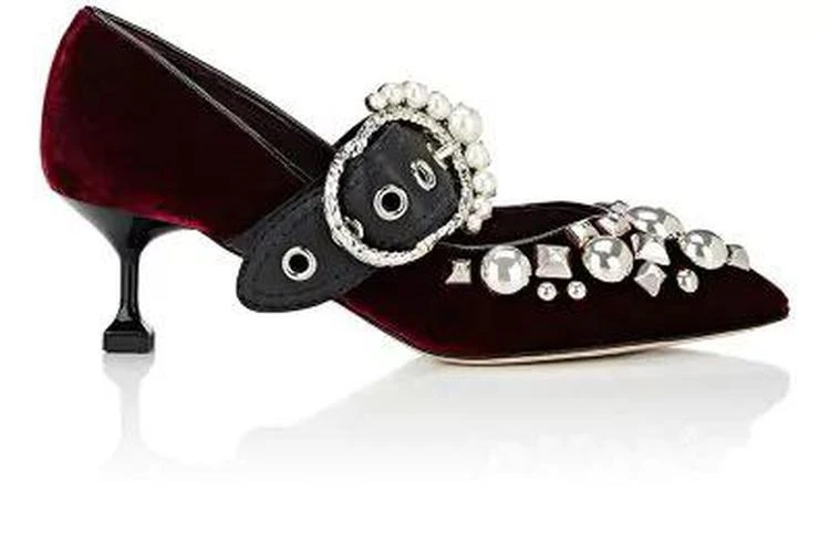 商品Miu Miu|Embellished-Buckle Velvet Pumps,价格¥5123,第1张图片