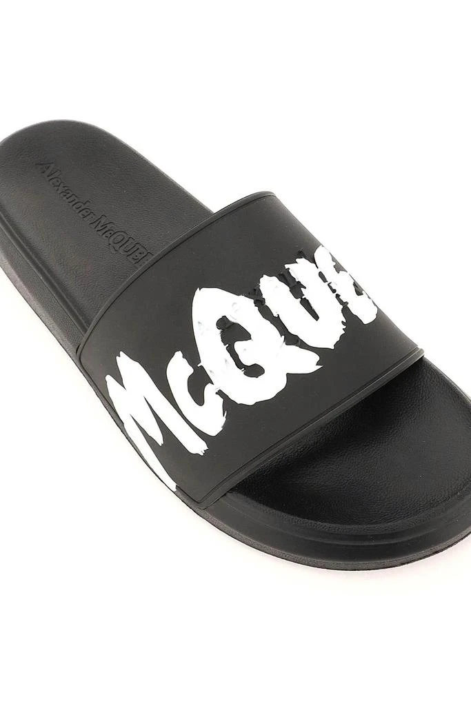 商品Alexander McQueen|'McQUEEN GRAFFITI' RUBBER SLIDERS,价格¥2164,第4张图片详细描述