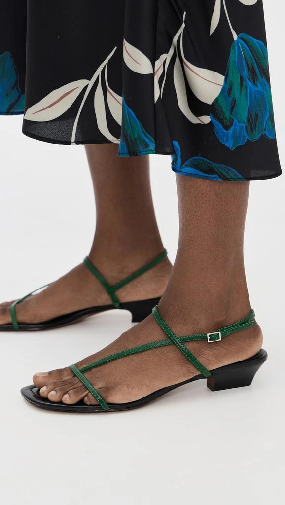 商品Madewell|The Maycie Asymmetric T-Strap Sandals,价格¥889,第4张图片详细描述