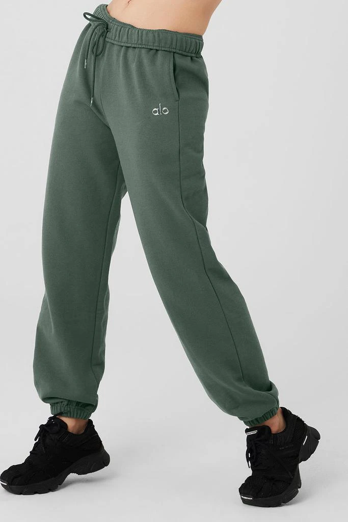 商品Alo|Accolade Sweatpant - Dark Cactus,价格¥879,第3张图片详细描述