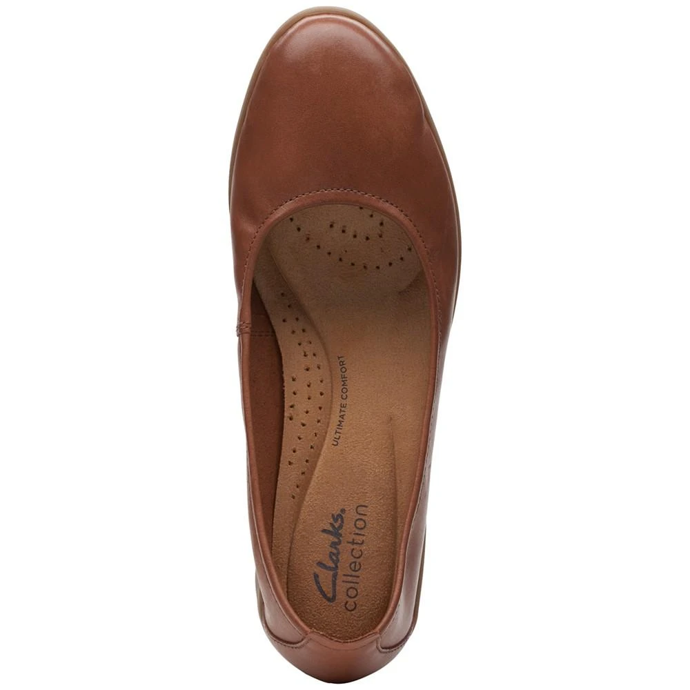 商品Clarks|Women's Jenette Ease Round-Toe Slip-On Flats,价格¥331,第4张图片详细描述