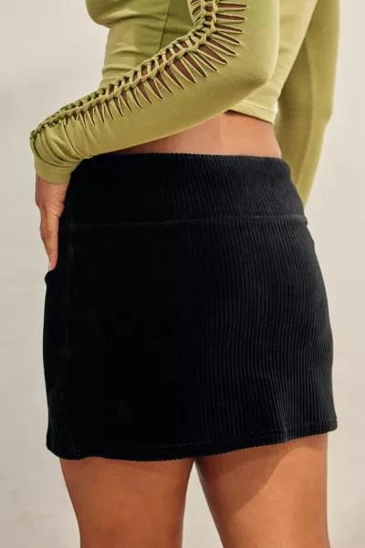 商品Urban Outfitters|UO Black Corduroy Mini Skirt,价格¥370,第4张图片详细描述