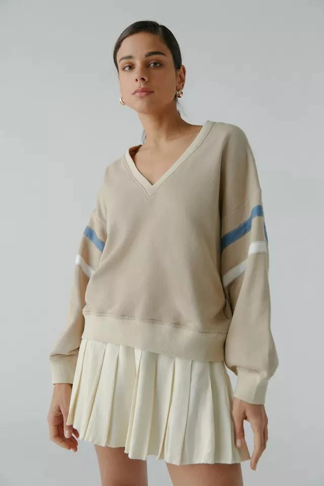 商品BDG|BDG Clyde V-Neck Sweatshirt,价格¥223,第1张图片