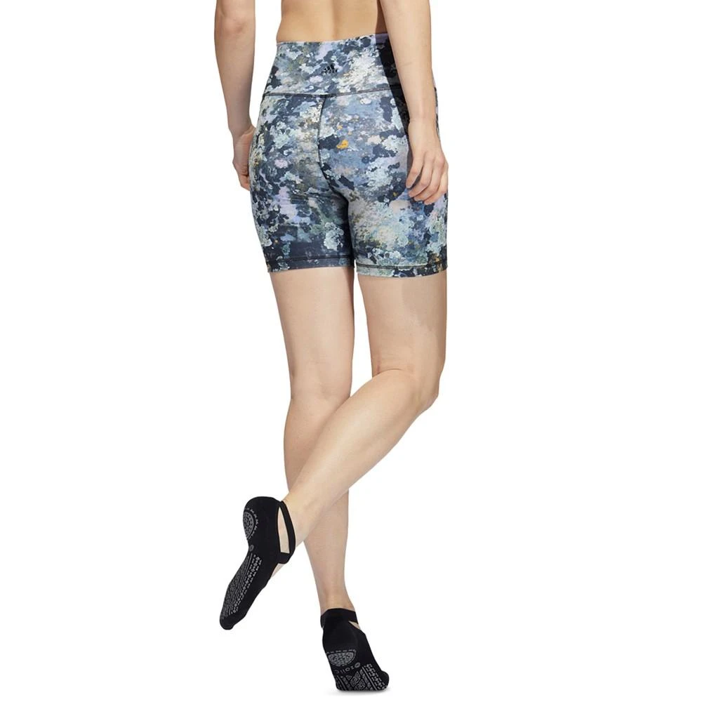 商品Adidas|Women's Yoga Studio Printed Short Tights,价格¥136,第2张图片详细描述