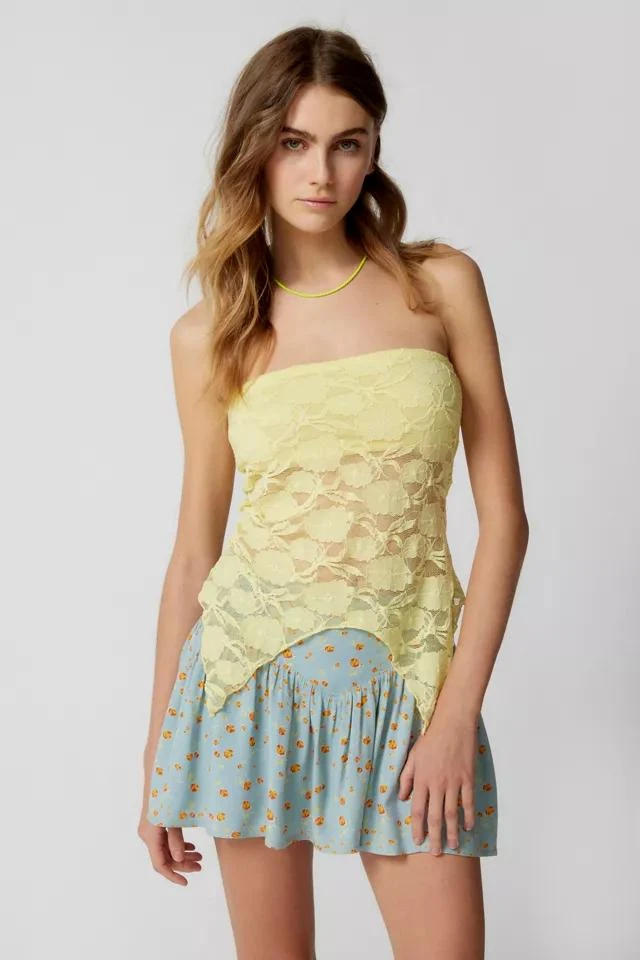 商品Urban Outfitters|UO Auriella Drop-Waist Floral Mini Skirt,价格¥74,第1张图片详细描述