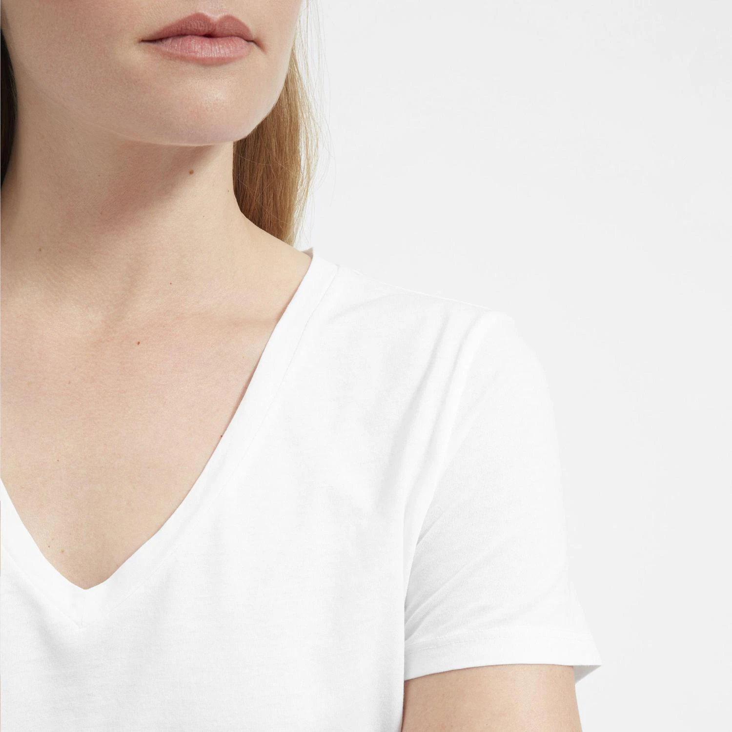 商品Everlane|纯棉V领T恤,价格¥134-¥149,第5张图片详细描述
