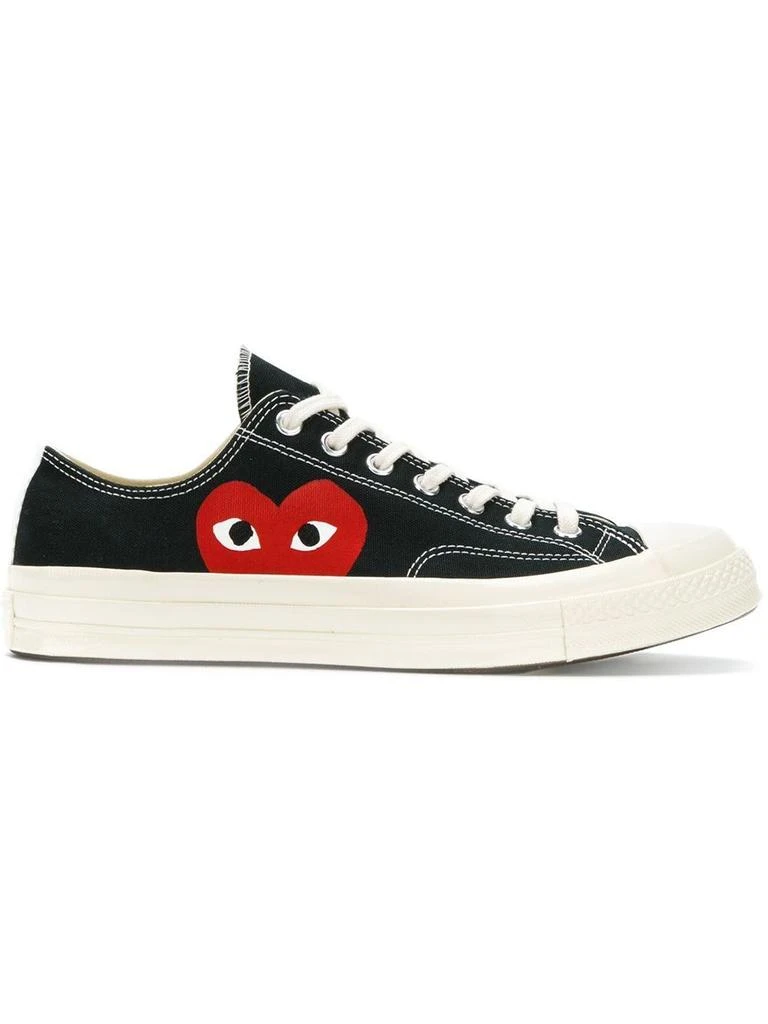 商品Comme des Garcons|COMME DES GARCONS PLAY X CONVERSE CHUCK TAYLOR LOW TOP SNEAKERS,价格¥680,第1张图片