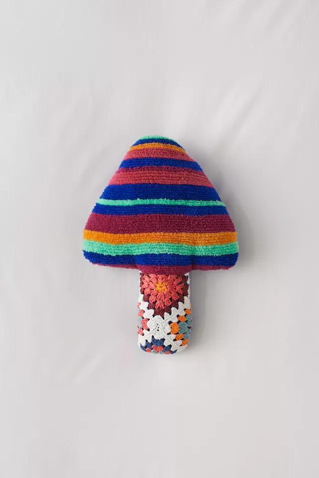 商品Urban Outfitters|Shaped Crochet Mushroom Throw Pillow,价格¥242,第4张图片详细描述