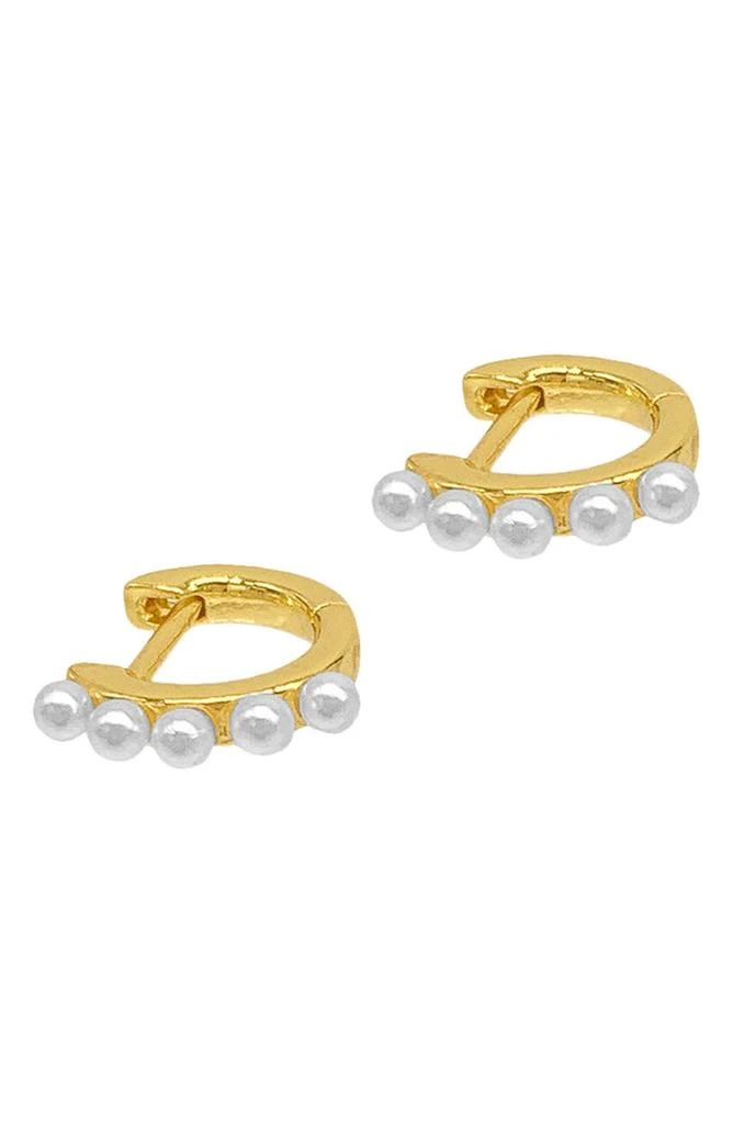 商品ADORNIA|Spring 2022 14k Yellow Gold Vermeil Imitation Pearl Huggie Hoop Earrings,价格¥164,第2张图片详细描述