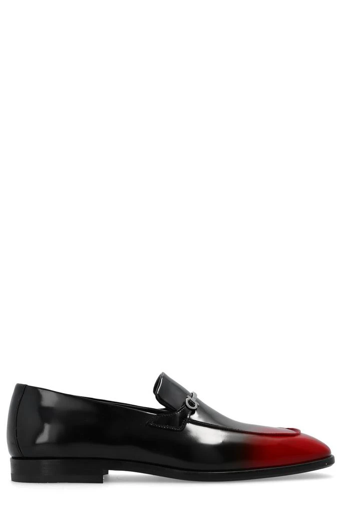 商品Salvatore Ferragamo|Salvatore Ferragamo Gancini-Plaque Slip-On Loafers,价格¥3373,第1张图片