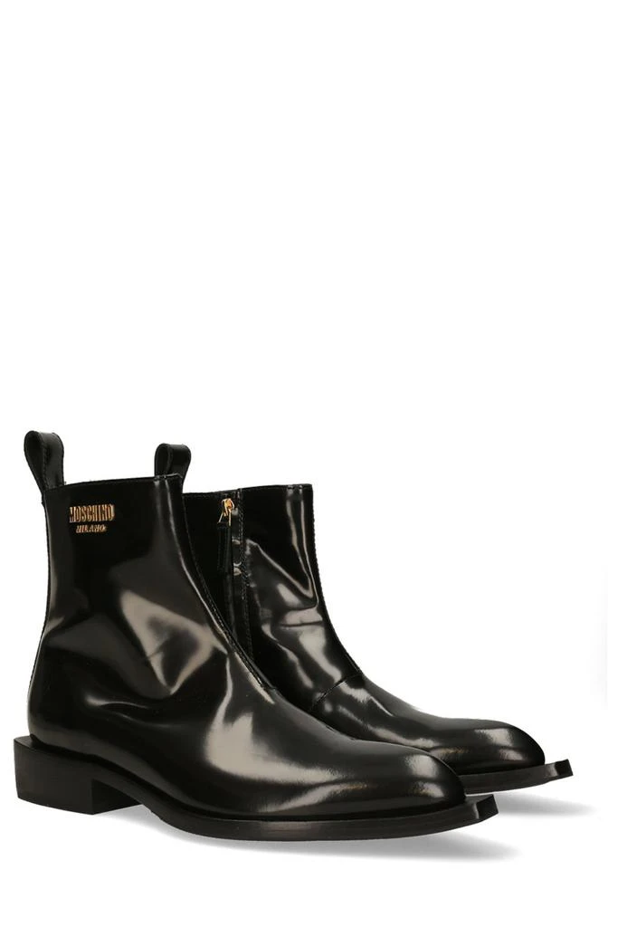 商品Moschino|Moschino Logo Lettering Ankle Boots,价格¥3987,第3张图片详细描述