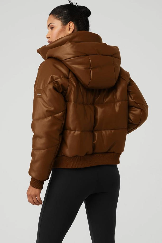 商品Alo|Faux Leather Boss Puffer - Cinnamon Brown,价格¥2108,第3张图片详细描述