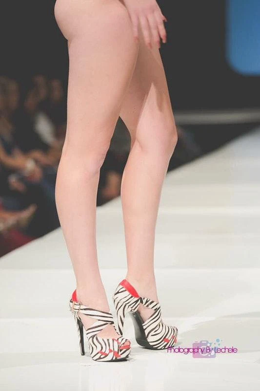 商品Rosie Mears Collection|Darling Nikki- Sandal Platform Zebra Print,价格¥304,第2张图片详细描述