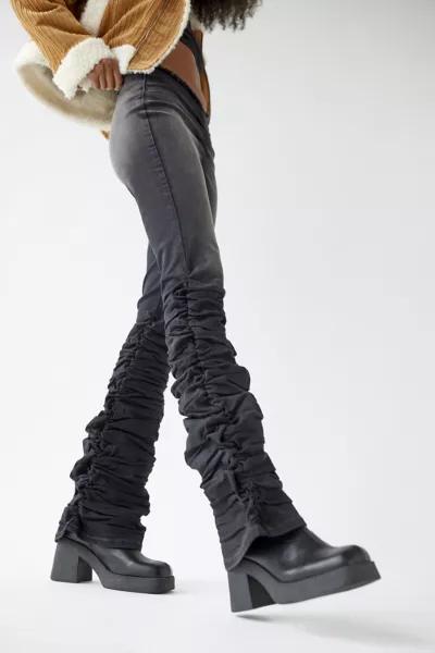 UO Kiara V-Front Ruched Jean商品第1张图片规格展示
