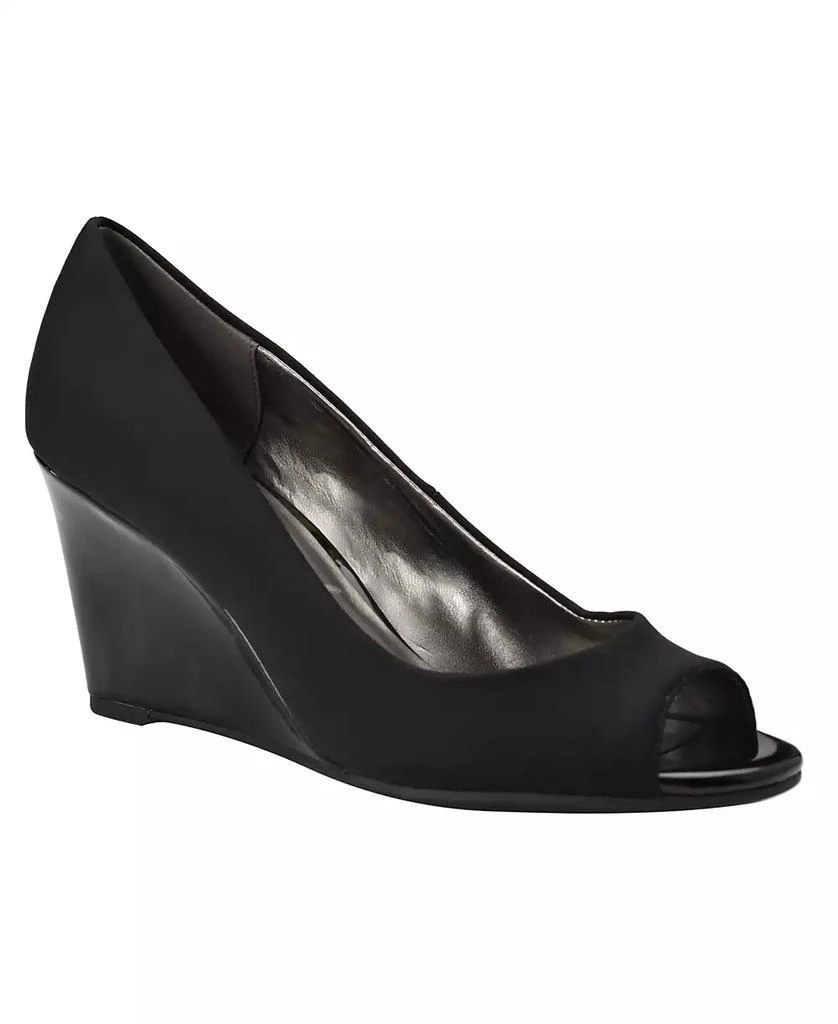 商品Bandolino|Women's Tufflove Peep Toe Wedge Pumps,价格¥351,第1张图片