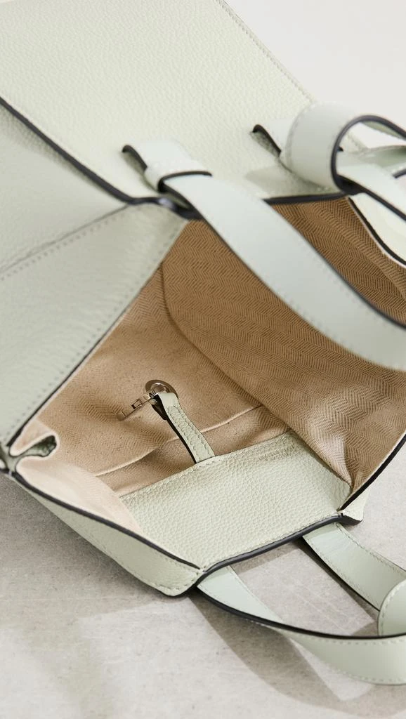 商品[二手商品] What Goes Around Comes Around|Loewe Green Grained Calfskin Small Hammock Tote,价格¥19345,第5张图片详细描��述