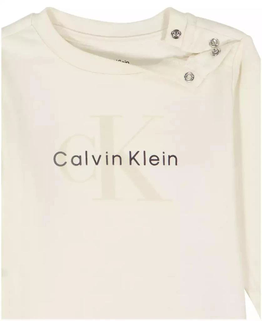 商品Calvin Klein|Baby Boys 3-Piece Vest, T-Shirt and Joggers Set,价格¥199,第3张图片详细描述