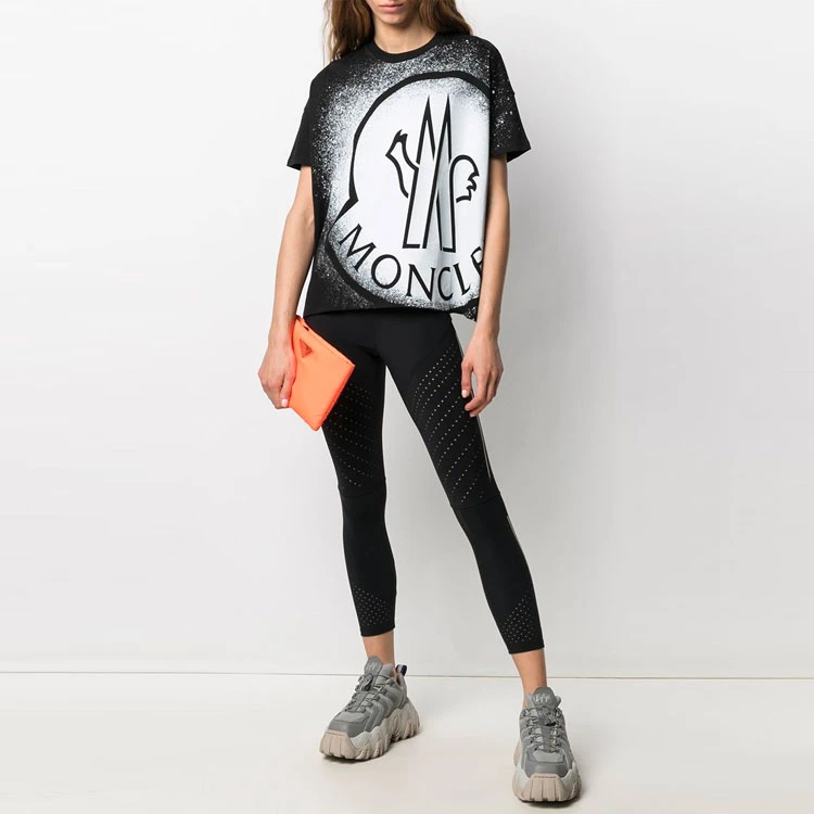 商品[国内直发] Moncler|盟可睐 SS21 渐变色徽标圆领短袖T恤 女款 黑色,价格¥1454,第7张图片详细描述