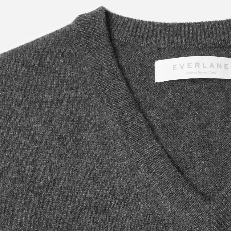 商品Everlane|The Cashmere V-Neck,价格¥822,第2张图片详细描述