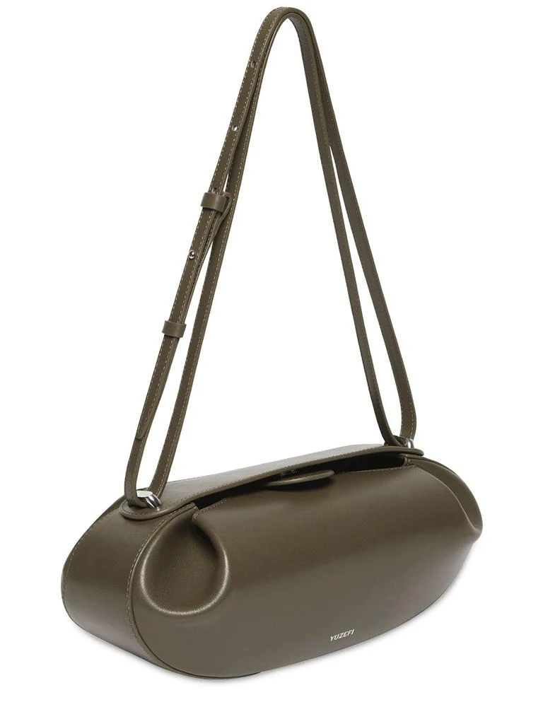 商品Yuzefi|Baton Leather Chain Shoulder Bag,价格¥3188,第2张图片详细描述