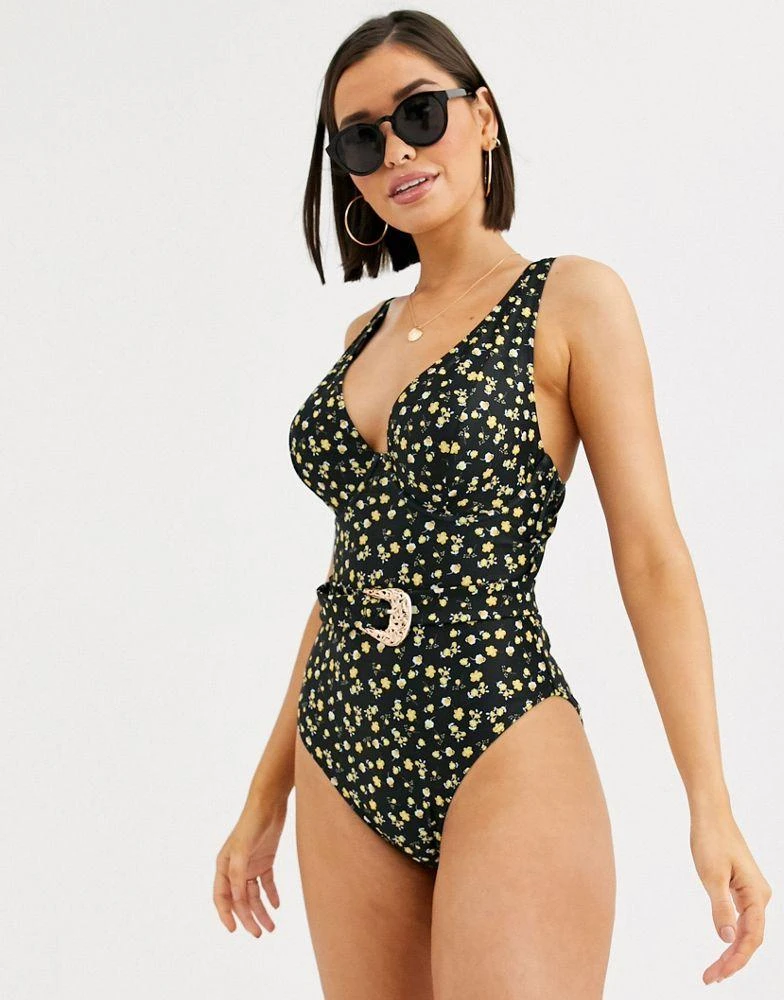 商品Peek & Beau|Peek & Beau Fuller Bust Exclusive underwired swimsuit with western belt in ditsy floral DD-G ,价格¥97,第4张图片详细描述