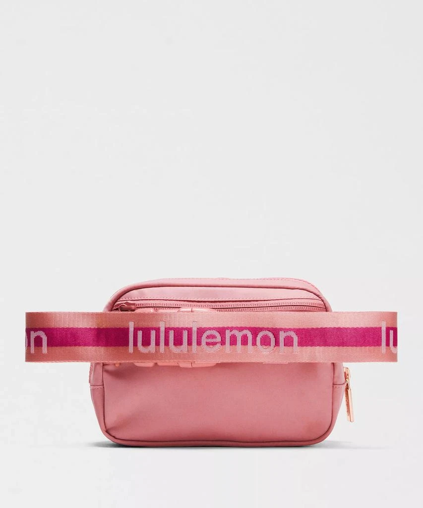商品Lululemon|Everywhere Belt Bag 1L *Wordmark,价格¥335,第3张图片详细描述