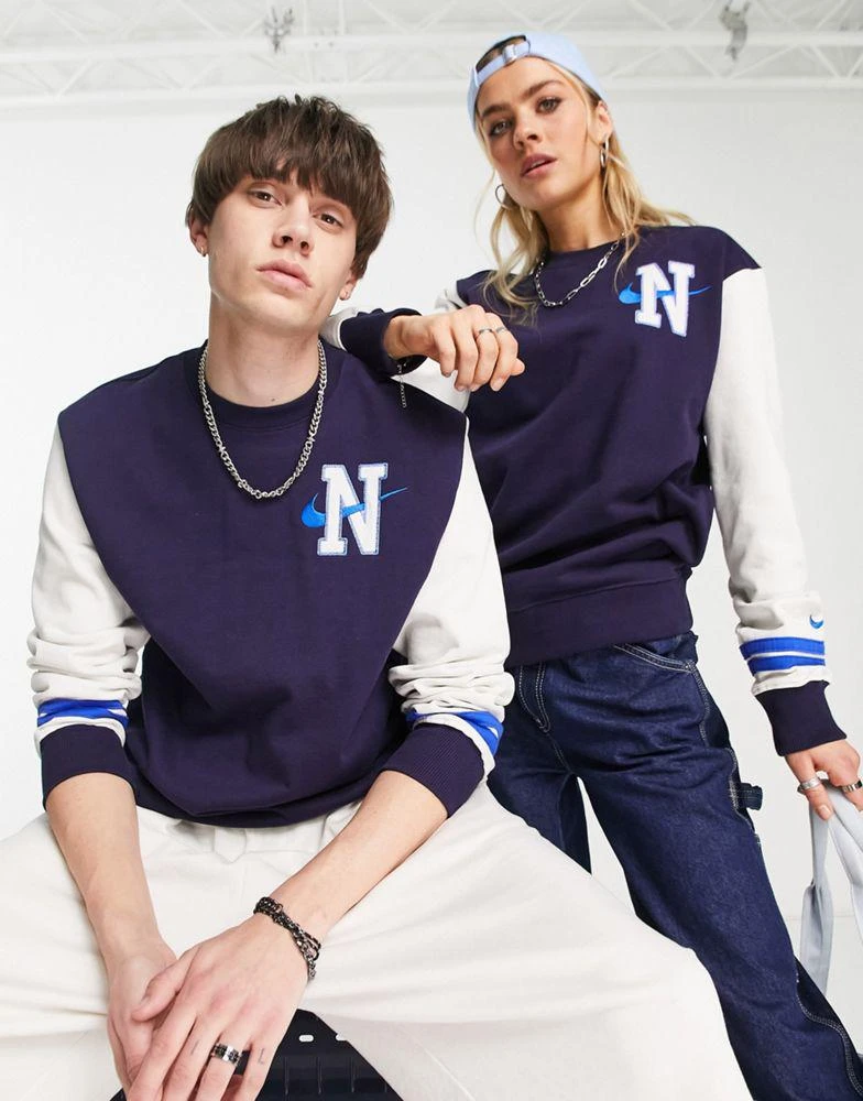 商品NIKE|Nike unisex retro collegiate crew sweatshirt in navy,价格¥295,第1张图片