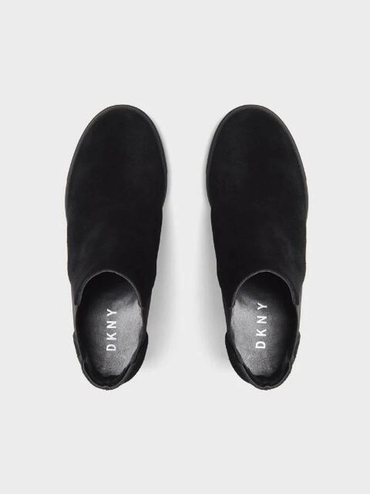 商品DKNY|Chelsea Sport Suede Wedge Sneaker,价格¥675,第3张图片详细描述