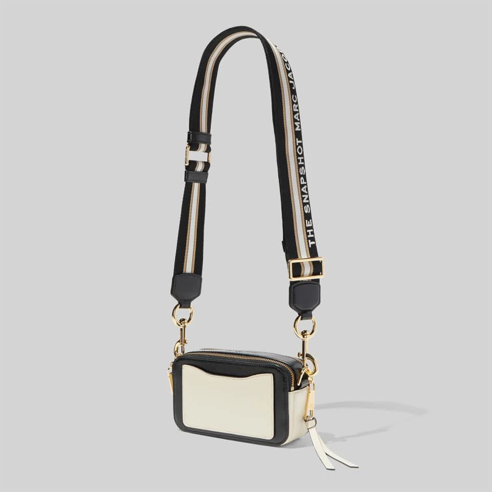 商品Marc Jacobs|Marc Jacobs Women's The Colour Block Snapshot Bag - New Cloud White Multi,价格¥3289,第5张图片详细描述