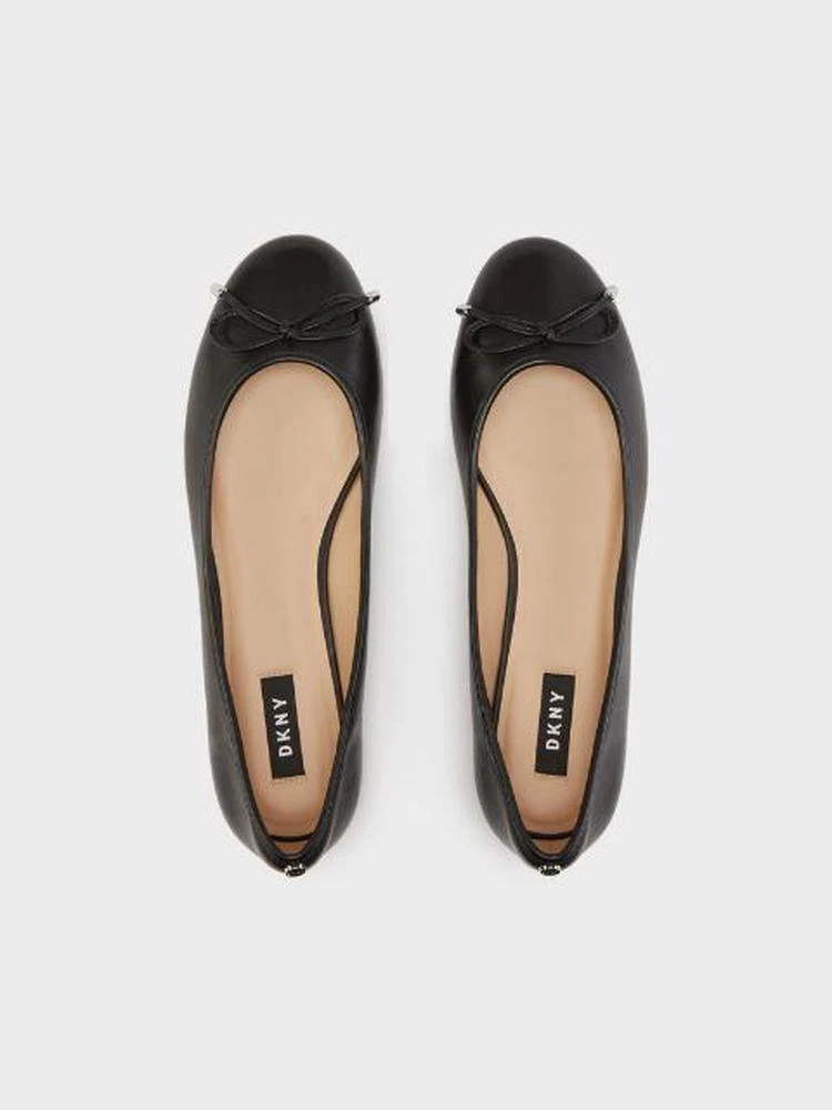 商品DKNY|女王镜面金属芭蕾舞平底鞋,价格¥447,第3张图片详细描述